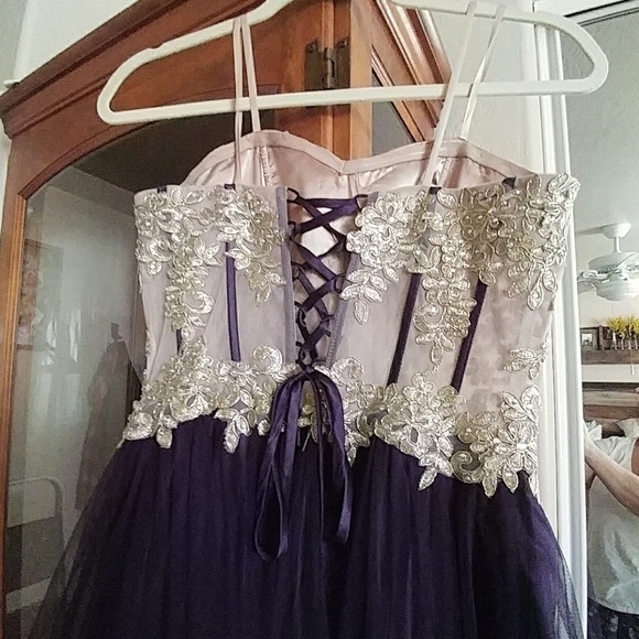 Beautiful prom or special event.. - Picture 4 of 7